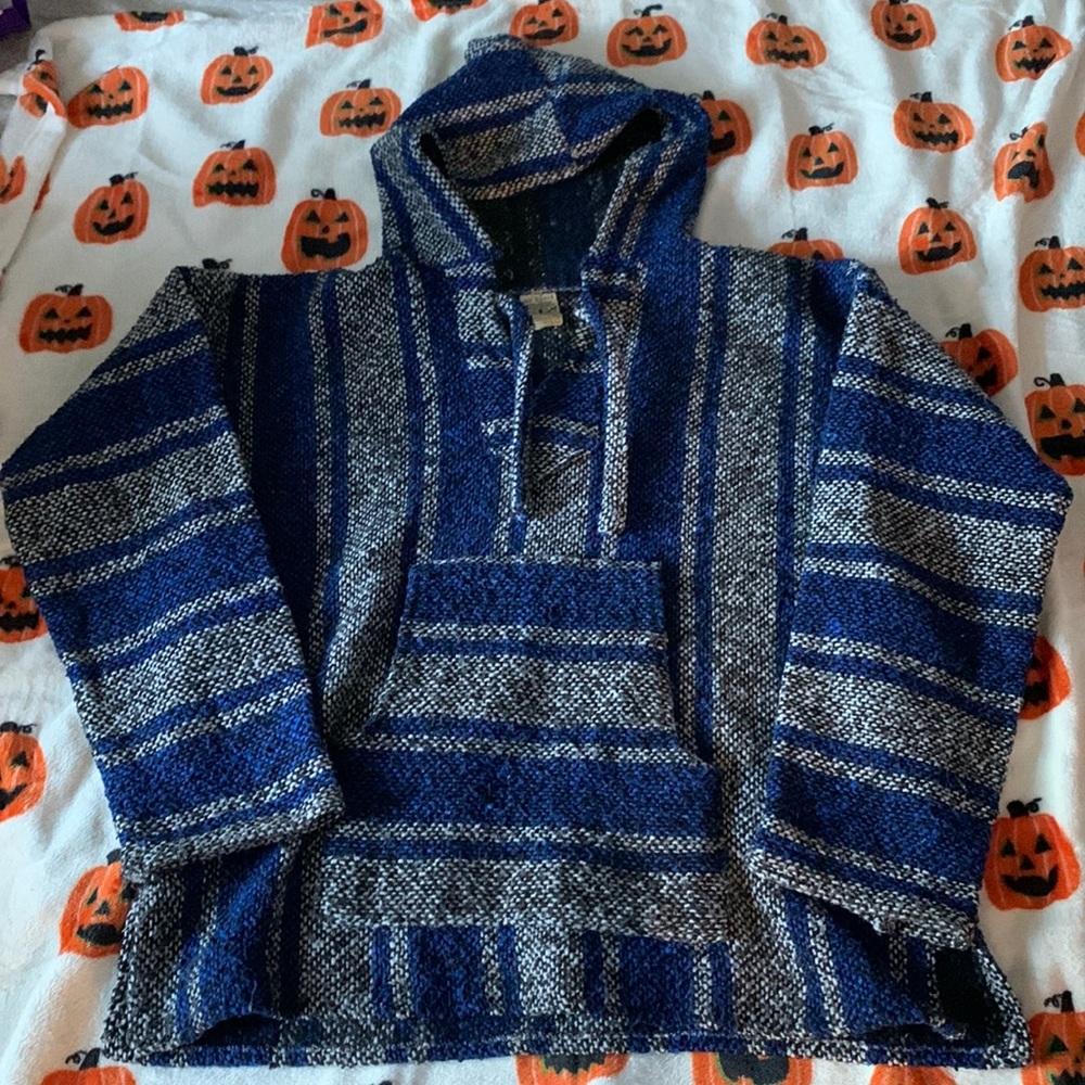Blue drug rug with gray